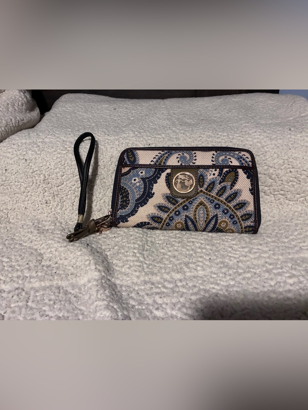 Spartina 449 Blue and Cream Paisley Wristlet, natural leather and linen, travel